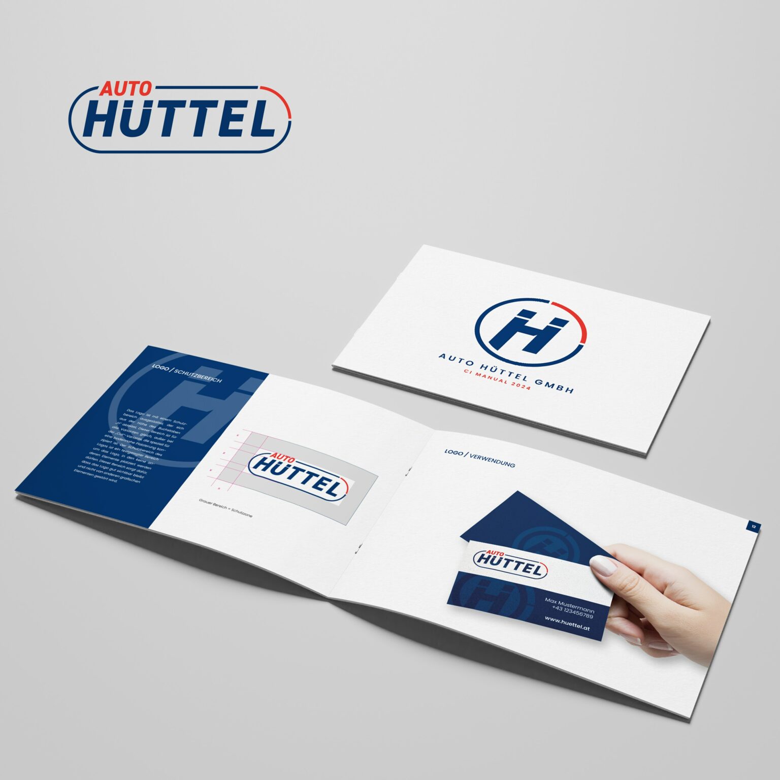 Alt-Text: Eine Präsentation des Corporate Designs für das Autohaus Hüttel. Zu sehen sind ein neues Logo mit einem blauen „H“ in einem Kreis, ergänzt durch rote Akzente, sowie der Schriftzug „AUTO HÜTTEL“. Daneben eine Darstellung des Logo-Handbuchs, das Details zur Verwendung und Gestaltung des Logos zeigt. Im unteren Bereich wird eine Visitenkarte präsentiert, die ebenfalls das neue Logo und die Unternehmensfarben Blau, Rot und Weiß verwendet. Das Design vermittelt Modernität und klare Linien.